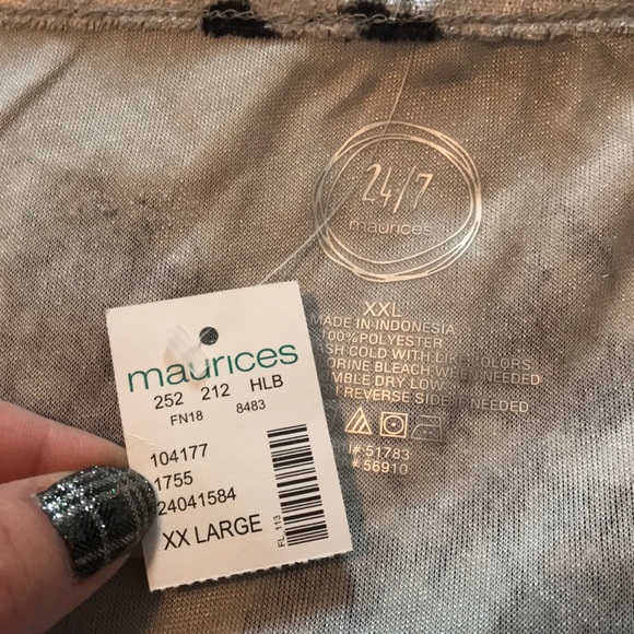 Gorgeous New velvety tank top - Picture 3 of 4